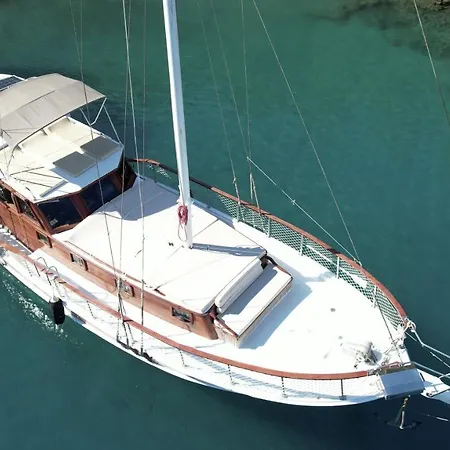 Martini Botel *